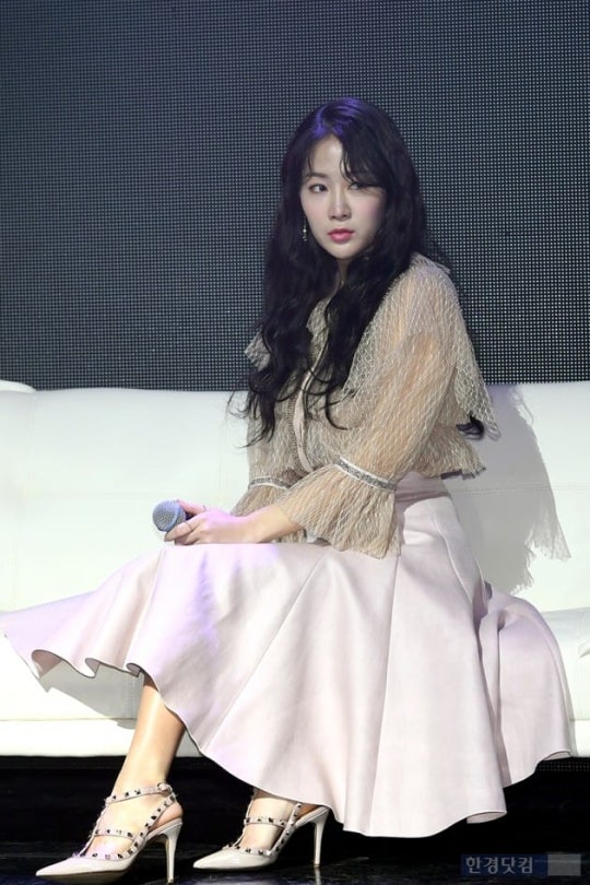 오늘 솔로 데뷔하는 소유 쇼케이스 사진.jpg | 인스티즈