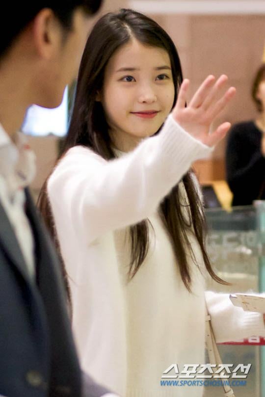 천사같은 순백의 아름다움을 가진 오늘자 아이유 | 인스티즈