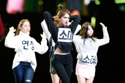 MAMA 리허설 중인 트와이스와 IOI | 인스티즈