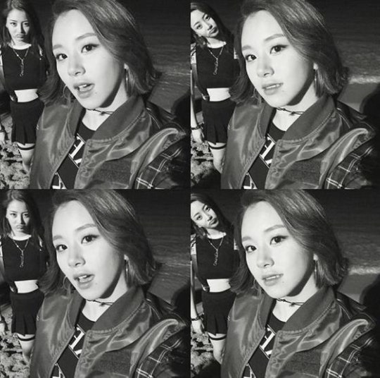 트와이스 지효·채영, 데뷔 앞두고 셀카 공개.."우아하게" | 인스티즈