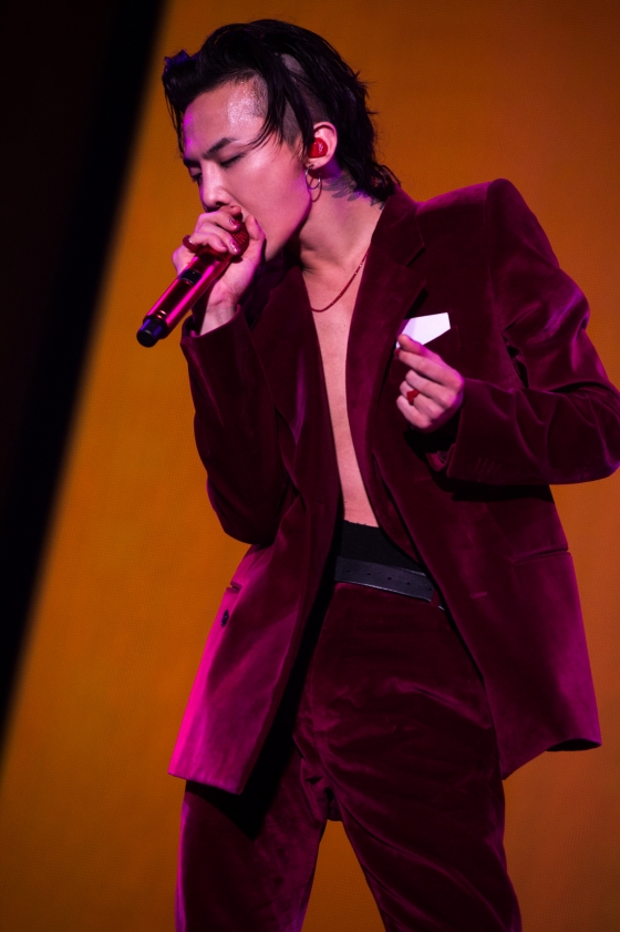 YG LIFE – G-DRAGON Continues on with His World Tour in Fukuoka on