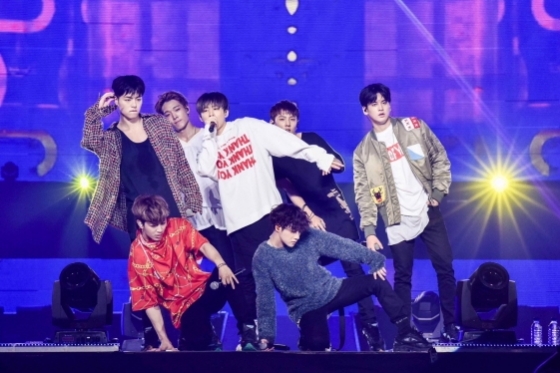 YG LIFE – iKON Successfully Kicked Off its Japan Tour, for Which