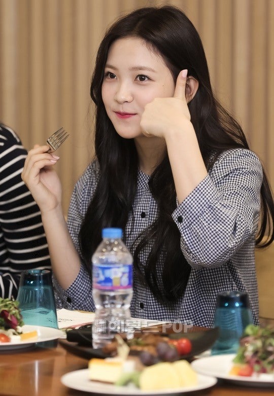 [화보] 어디까지 먹어봤니? 레드벨벳 예리, 먹방계의 샛별 등극! | 인스티즈