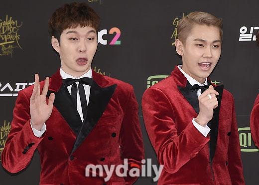 男아이돌, 레드카펫서 불붙은 포즈 대결 "승자는?" | 인스티즈