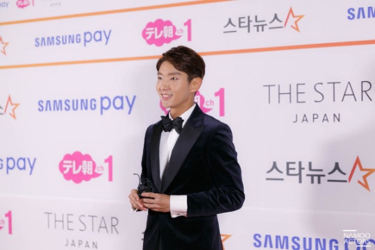 Lee Joon Gi, premio AAA "Fabulous Award" "Haz lo mejor que puedas" 0000523325_001_20171116231407787