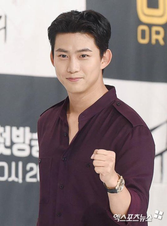 [단독] "영주권 포기→디스크 수술"…2PM 옥택연, 오늘(4일) 조용히 입대 | 인스티즈