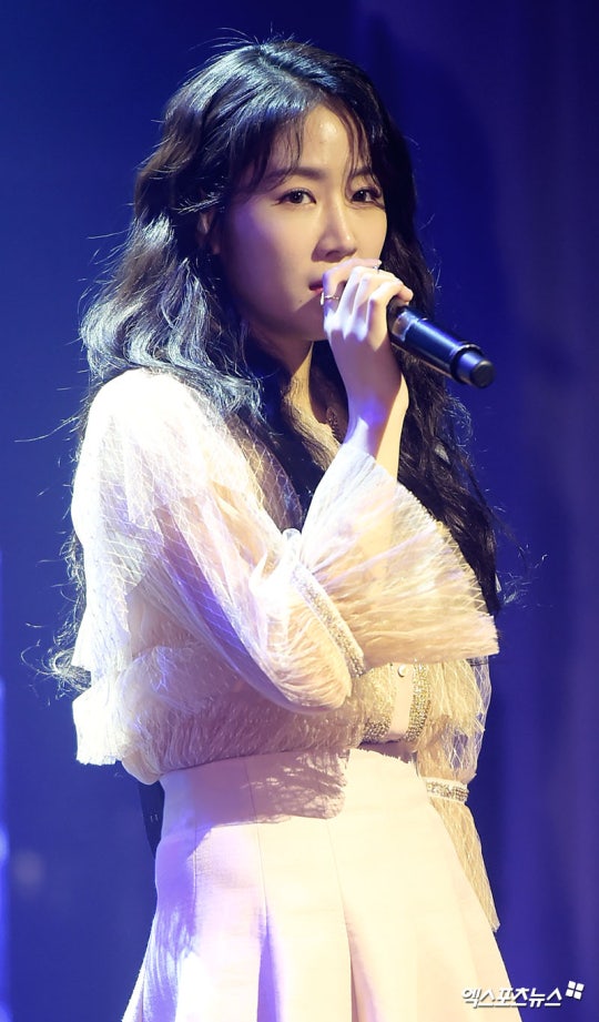 오늘 솔로 데뷔하는 소유 쇼케이스 사진.jpg | 인스티즈