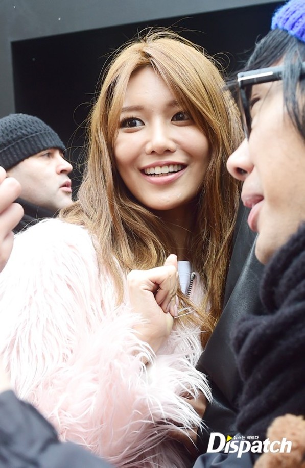  [PIC][09-02-2015]SooYoung khởi hành đi NY để tham dự "COACH 2015 FW New York Fashion Week" vào sáng nay 125128870_2