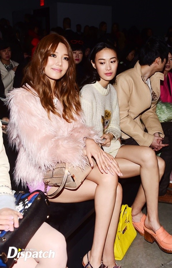  [PIC][09-02-2015]SooYoung khởi hành đi NY để tham dự "COACH 2015 FW New York Fashion Week" vào sáng nay 125137660_23