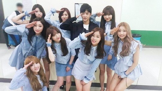 [스타캐스트] "휴대폰을 털어라"...러블리즈, 운명의 컴백셀카 | 인스티즈