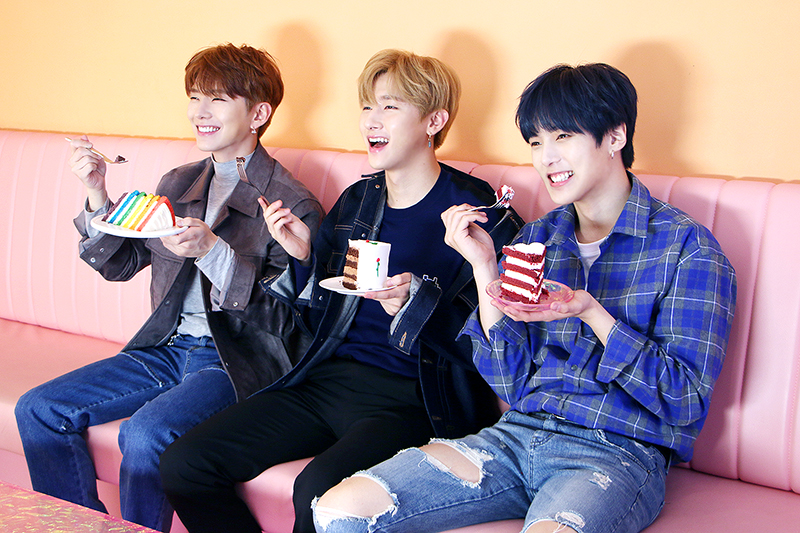 몬스타엑스 2018년도 시즌그리팅 촬영현장사진 | 인스티즈