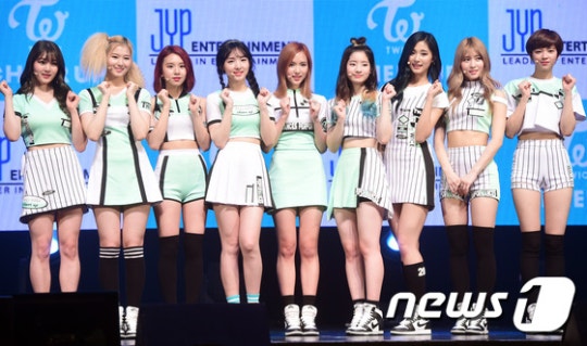 트와이스부터 AOA까지, 차트 휩쓴 女風 | 인스티즈