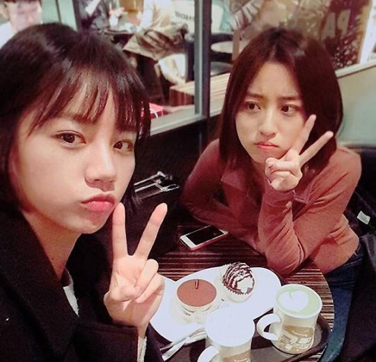 [Selfie] "덕선이는 먹방중"…혜리·강민아, 귀요미 자매 | 인스티즈